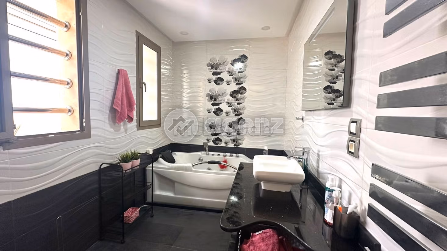 Nu kopen: villa's en luxe woningen. 4 Kamers. Gemeubileerd