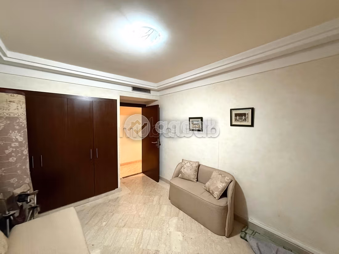 Piso en venta. 3 dormitorios. Aparcamiento y balcón
