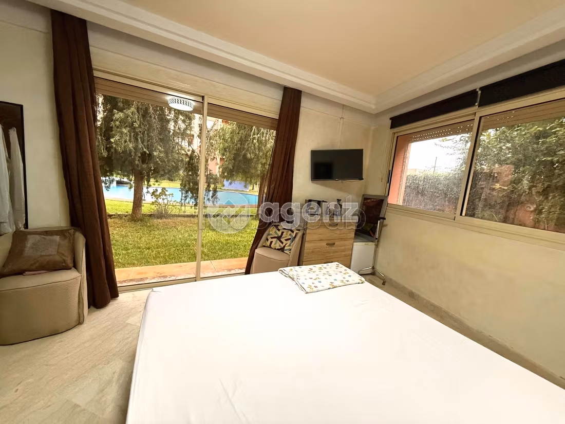 Piso en venta. 3 dormitorios. Aparcamiento y balcón