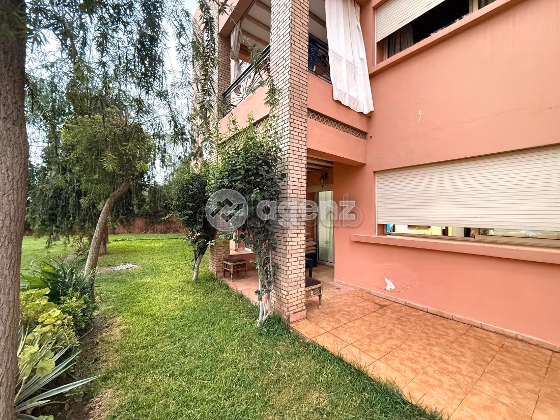 Piso en venta. 3 dormitorios. Aparcamiento y balcón