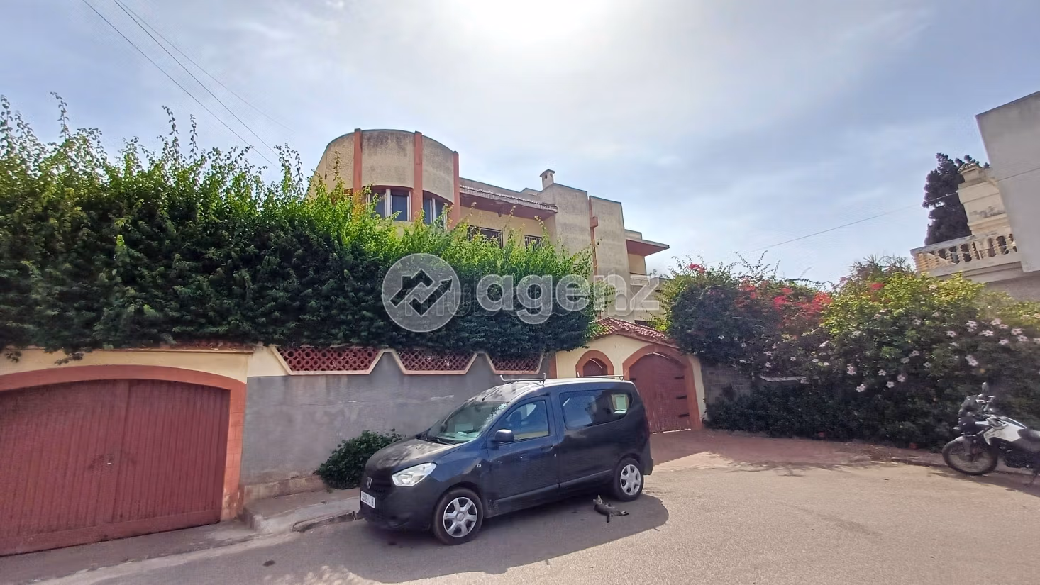 Magnifica villa in vendita a Polo. 7 camere. Giardino e posto auto