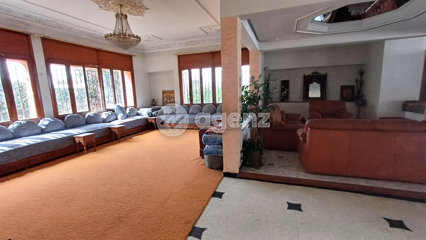 Magnifica villa in vendita a Polo. 7 camere. Giardino e posto auto
