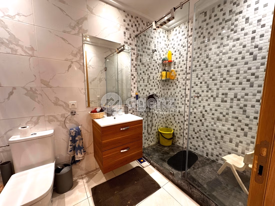 Piso en venta en La Gironde. Gran superficie 130 m². Parking y ascensor