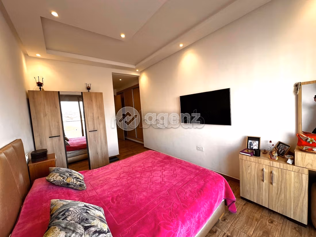 Piso en venta en La Gironde. Gran superficie 130 m². Parking y ascensor