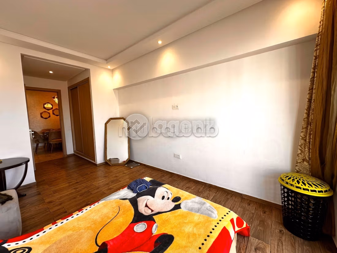 Piso en venta en La Gironde. Gran superficie 130 m². Parking y ascensor