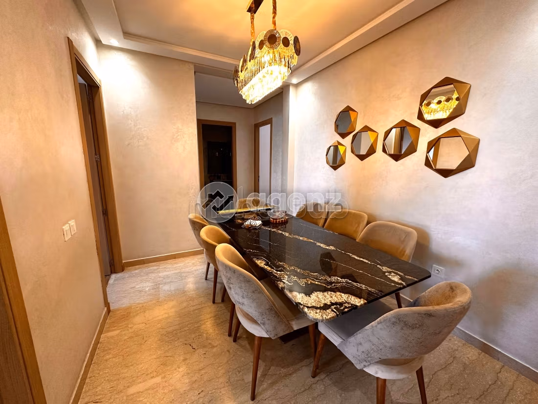 Piso en venta en La Gironde. Gran superficie 130 m². Parking y ascensor