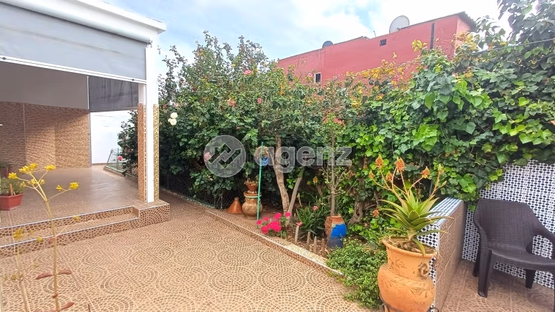 Villa de alto standing en venta en Ain Borja. 4 bonitas habitaciones. Parking y terraza