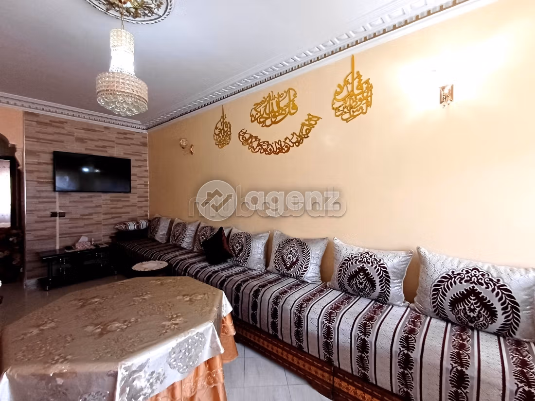 Appartamento da acquistare a La Gironde. Superficie totale 106 m². Garage e ascensore