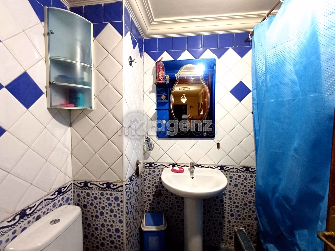Appartamento da acquistare a La Gironde. Superficie totale 106 m². Garage e ascensore
