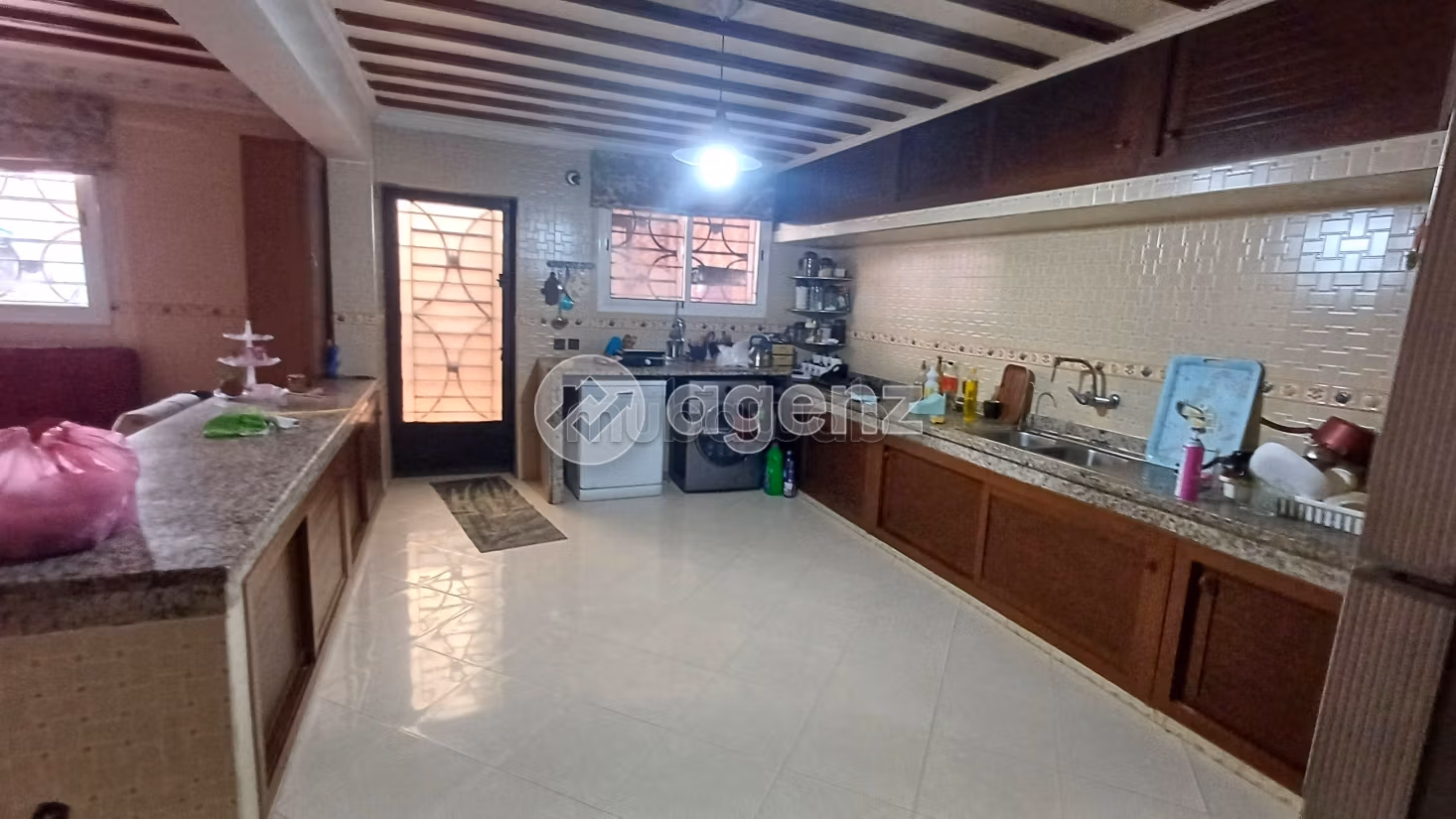 High quality house for sale in Nassim 1.5 lovely rooms. Carpark, Balcony