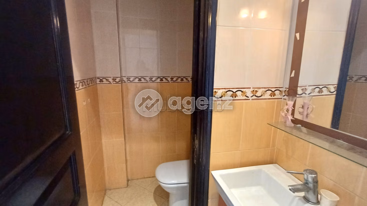 High quality house for sale in Nassim 1.5 lovely rooms. Carpark, Balcony