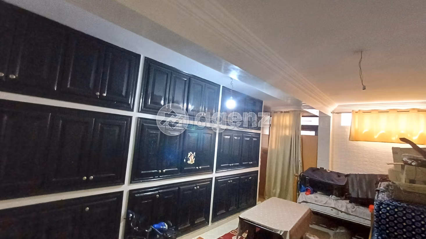 High quality house for sale in Nassim 1.5 lovely rooms. Carpark, Balcony
