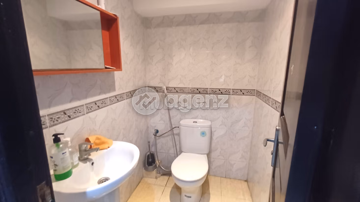 High quality house for sale in Nassim 1.5 lovely rooms. Carpark, Balcony