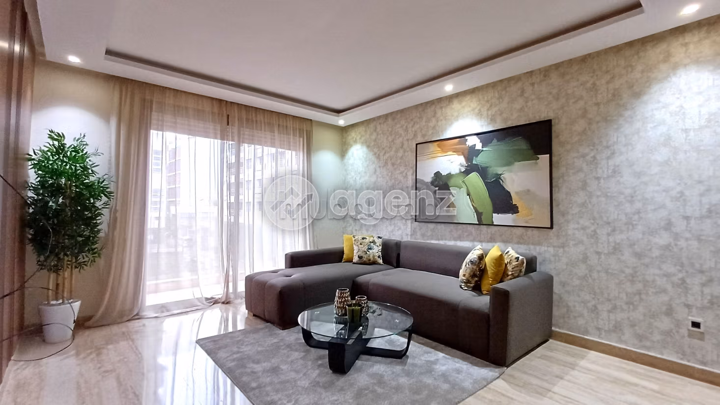 Ufficio da acquistare a Oasis. Superficie 68 m². Posto auto e ascensore