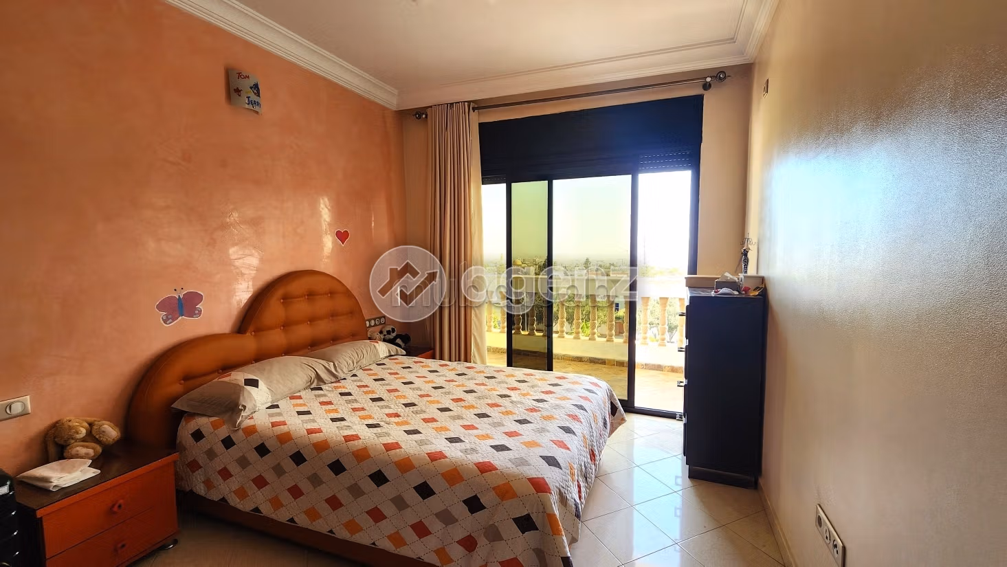 Fabulous villa for sale in Illigh. 7 rooms. Ample storage space