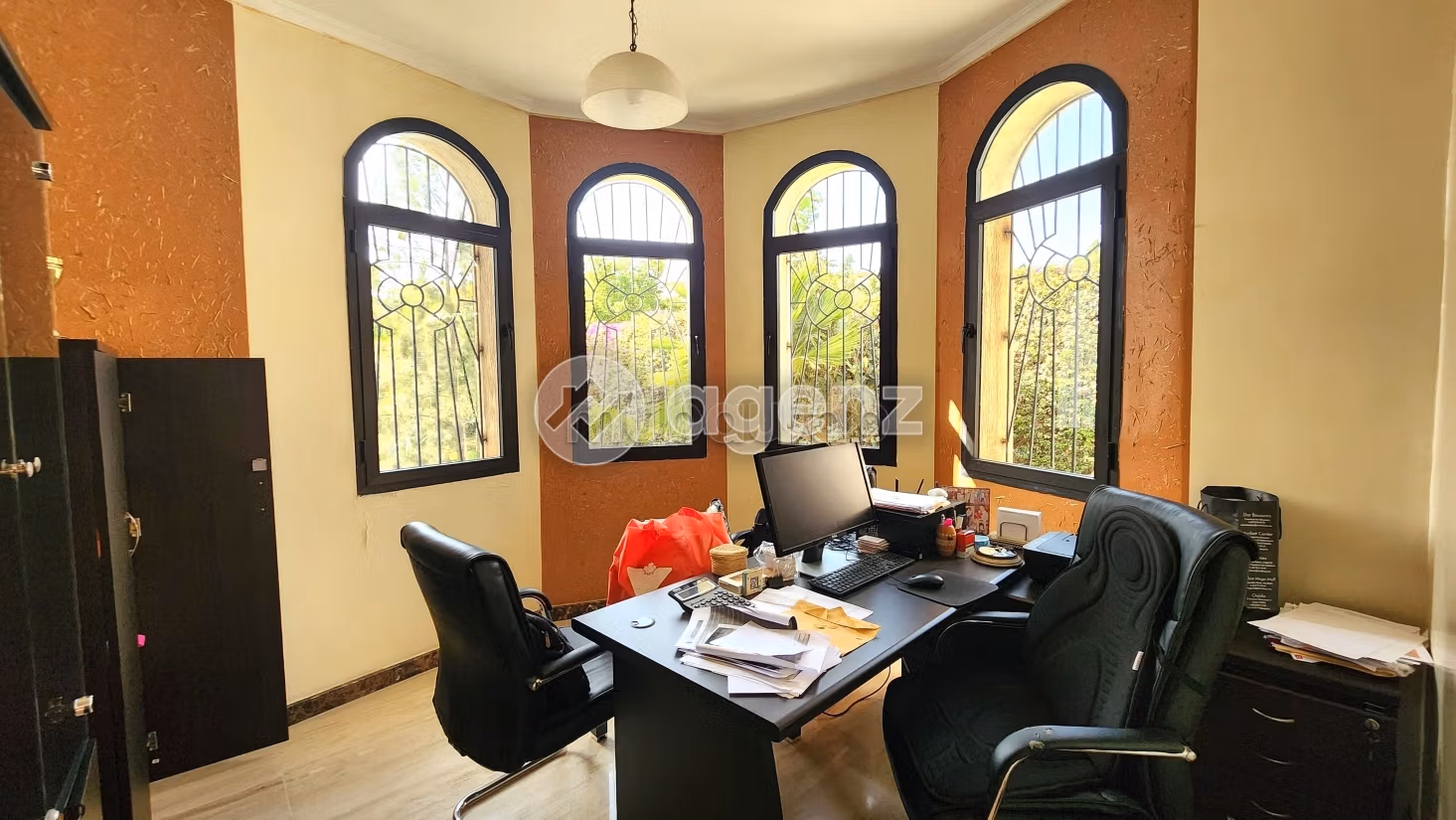 Fabulous villa for sale in Illigh. 7 rooms. Ample storage space