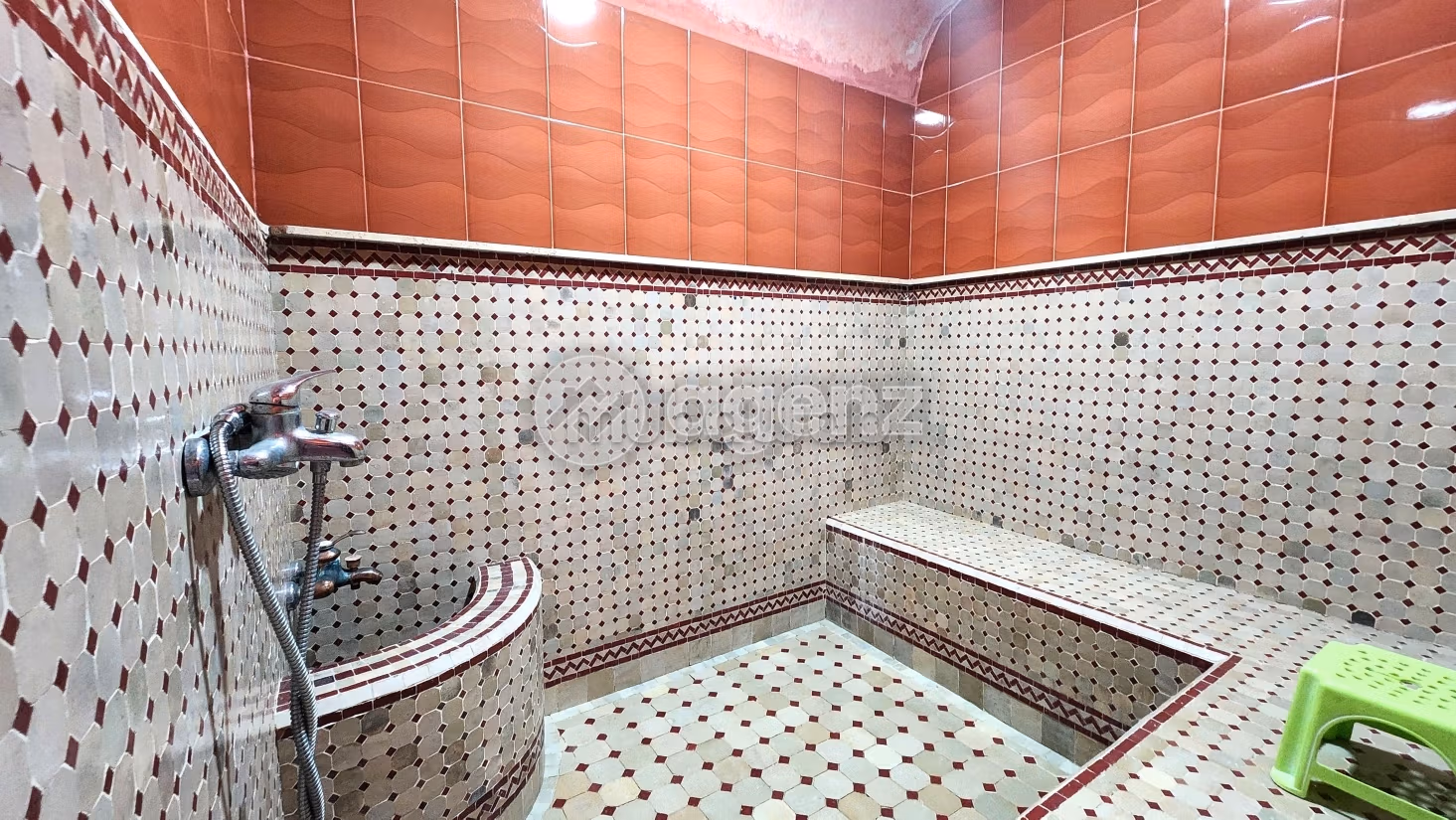 Fabulous villa for sale in Illigh. 7 rooms. Ample storage space