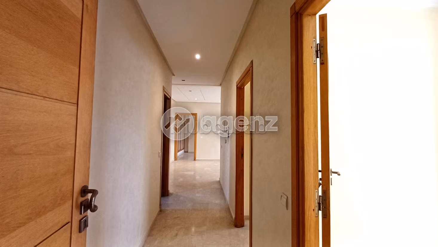 Piso en venta en Maârif Extension. Dimensión 108 m². Con garaje y ascensor