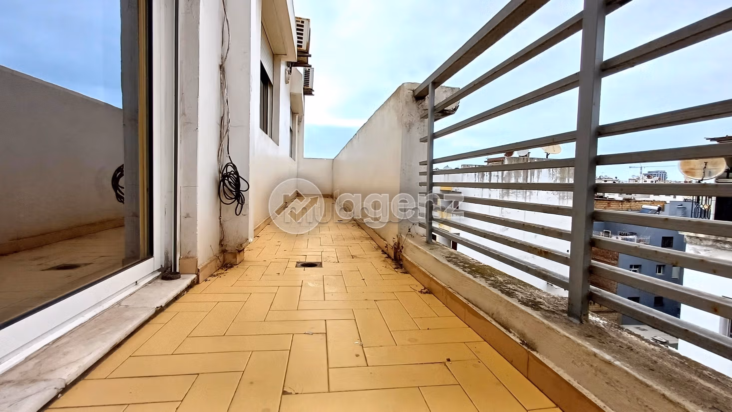 Piso en venta en Maârif Extension. Dimensión 108 m². Con garaje y ascensor