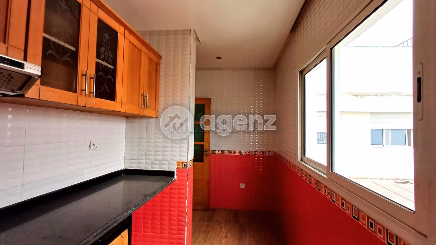 Piso en venta en Maârif Extension. Dimensión 108 m². Con garaje y ascensor