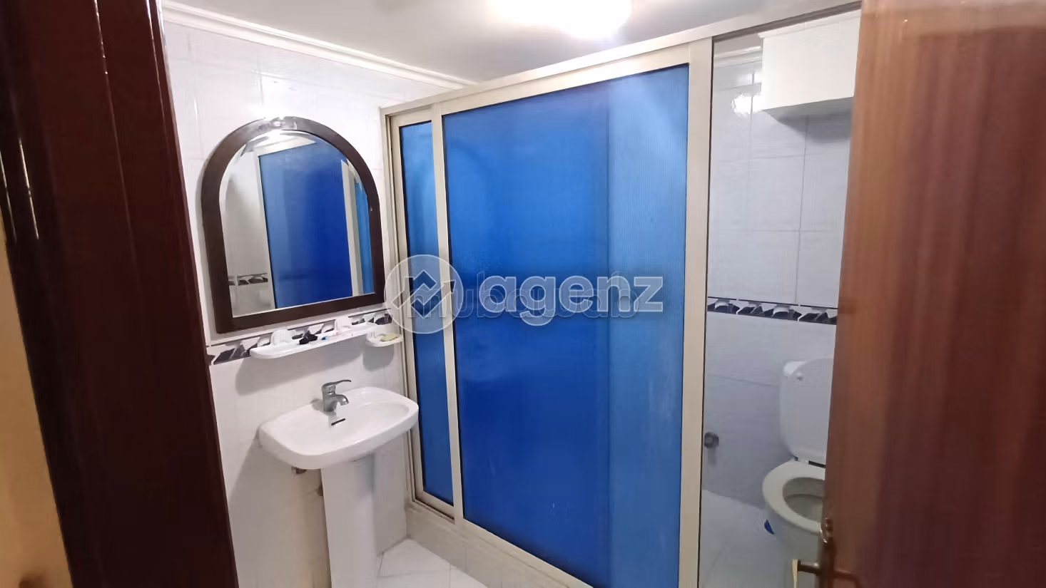 Luxury Villa for sale in Sidi Maarouf. 5 beautiful rooms. Storage unit