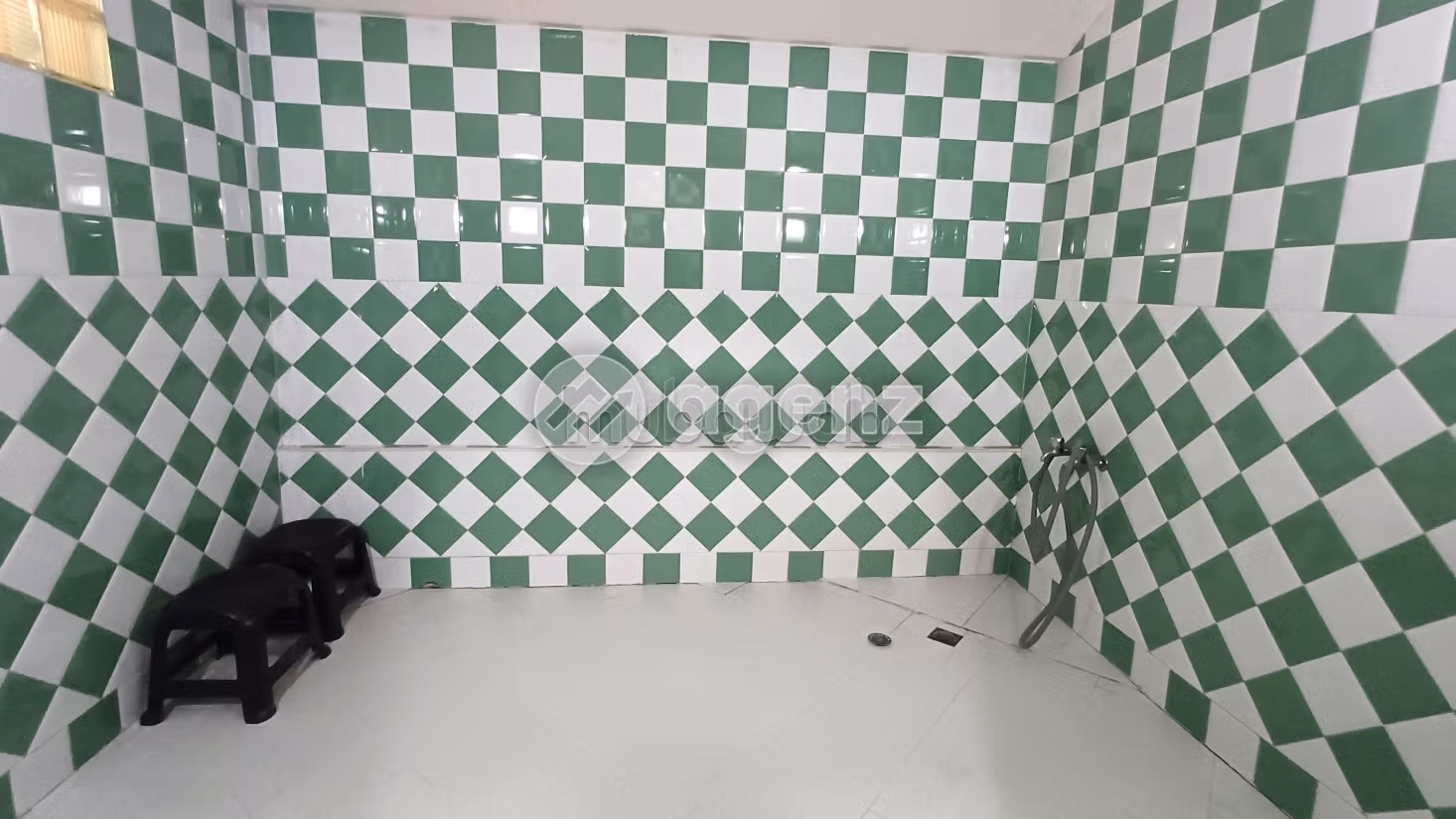 Luxury Villa for sale in Sidi Maarouf. 5 beautiful rooms. Storage unit