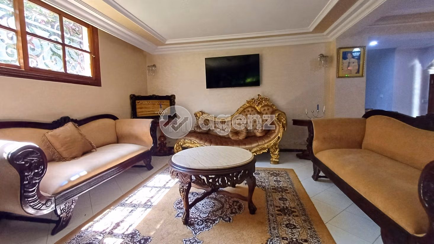 Luxury Villa for sale in Sidi Maarouf. 5 beautiful rooms. Storage unit