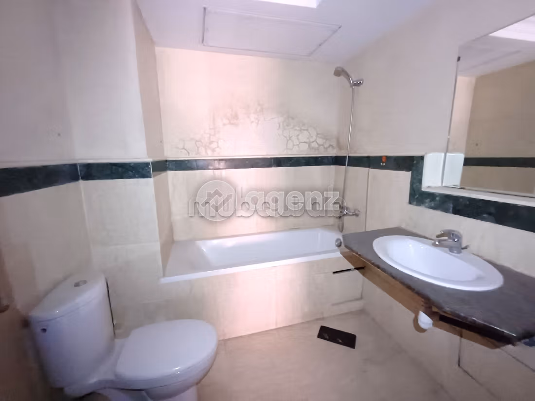 Vendita appartamento a Guéliz. Superficie 106 m². Posto auto e terrazzo