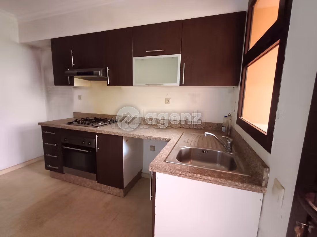 Vendita appartamento a Guéliz. Superficie 106 m². Posto auto e terrazzo