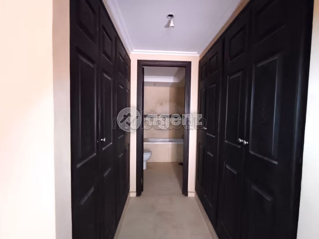 Vendita appartamento a Guéliz. Superficie 106 m². Posto auto e terrazzo