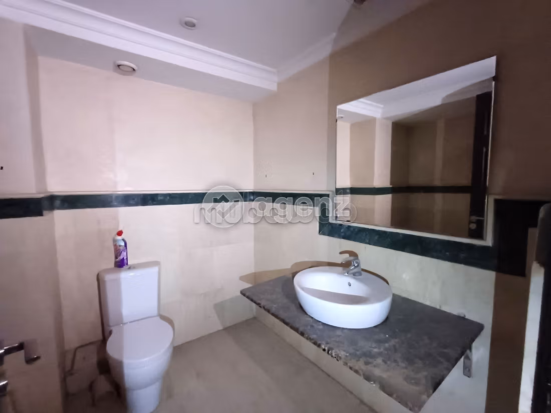 Vendita appartamento a Guéliz. Superficie 106 m². Posto auto e terrazzo
