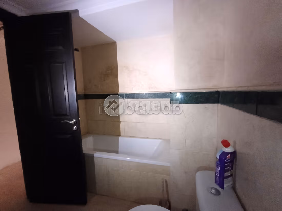 Vendita appartamento a Guéliz. Superficie 106 m². Posto auto e terrazzo