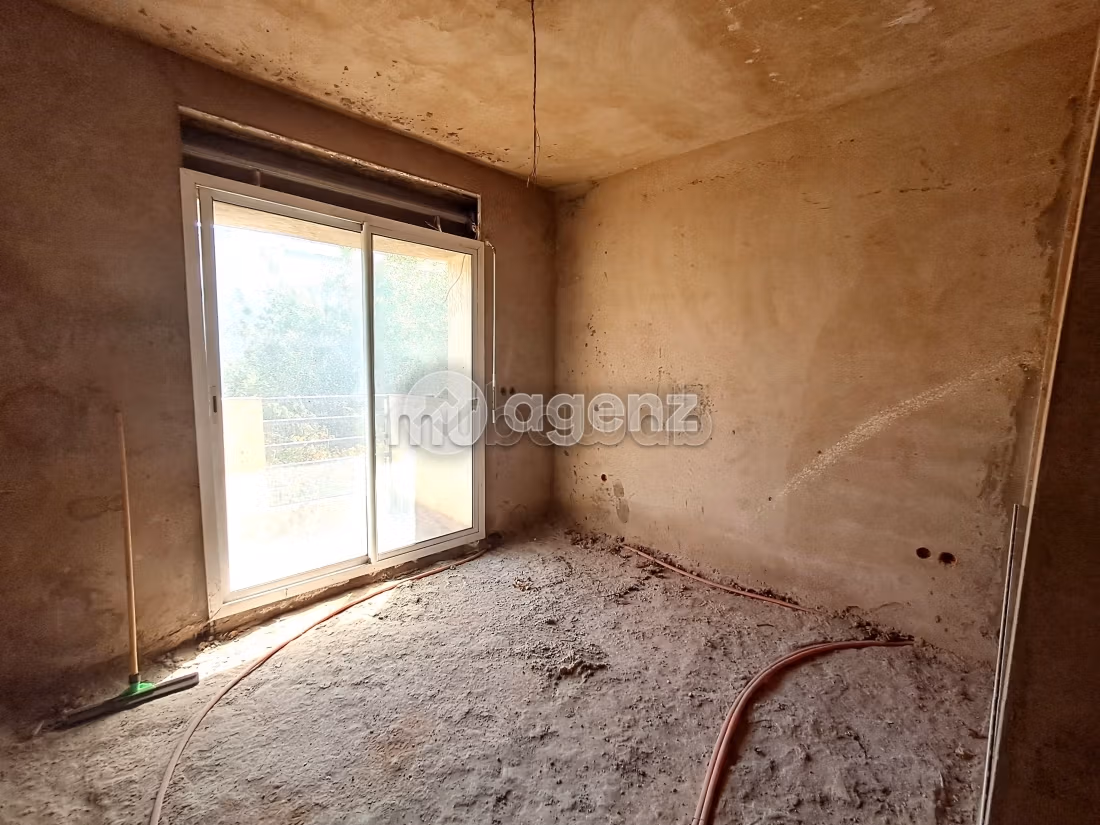 Eccezionale villa in vendita a Oulfa. 4 camere. Giardino e posto auto