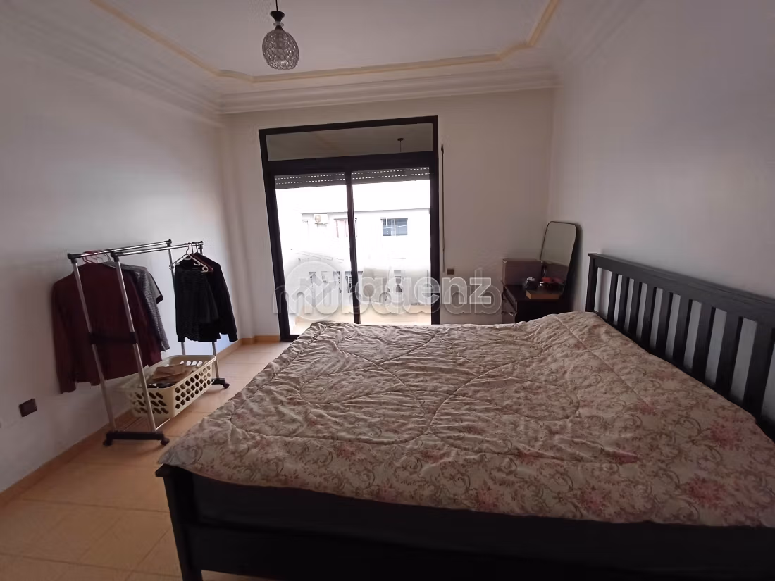 Sell apartment. 3 rooms. Well equipped kitchen
