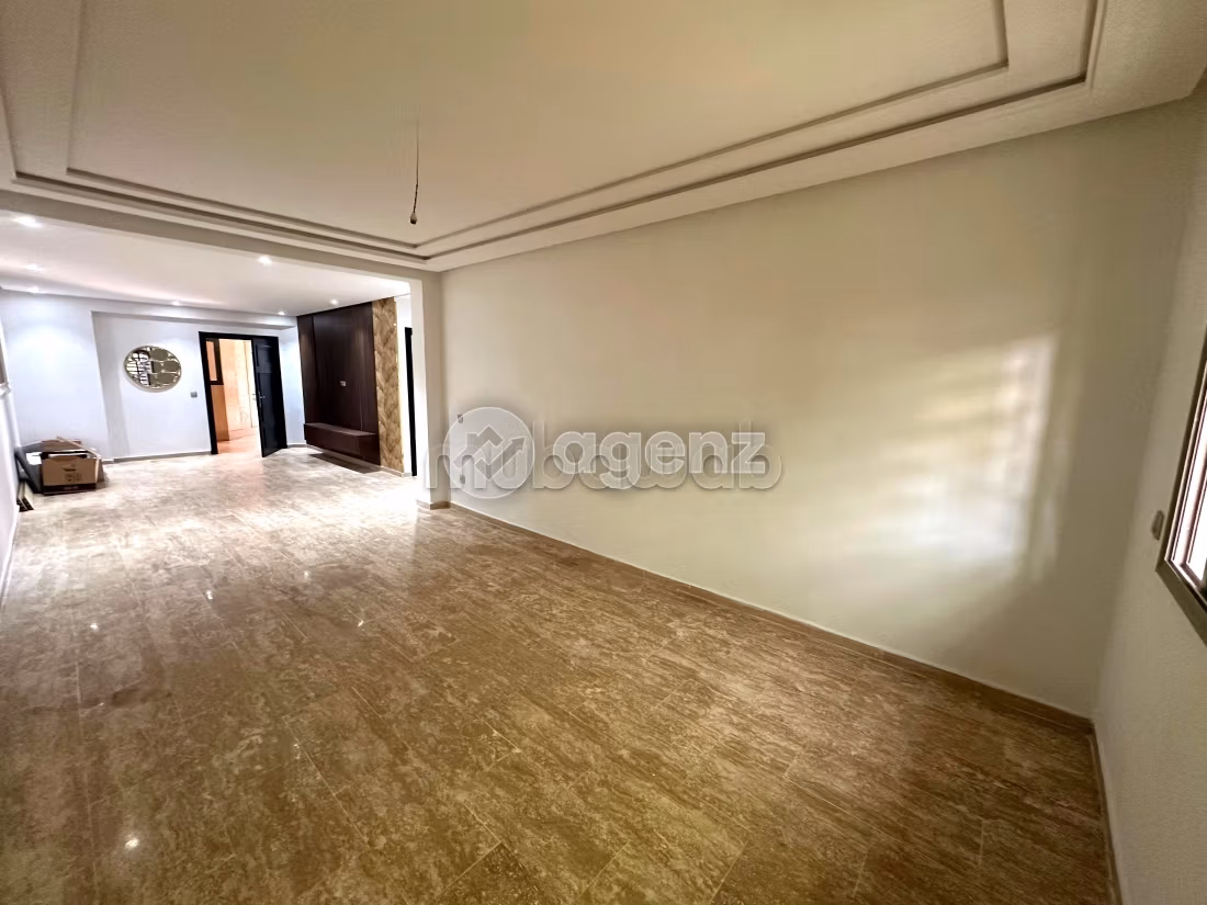 Bonito piso en venta en Californie. 2 dormitorios. Ascensor y plazas de aparcamiento