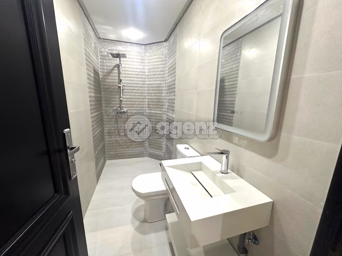Bonito piso en venta en Californie. 2 dormitorios. Ascensor y plazas de aparcamiento