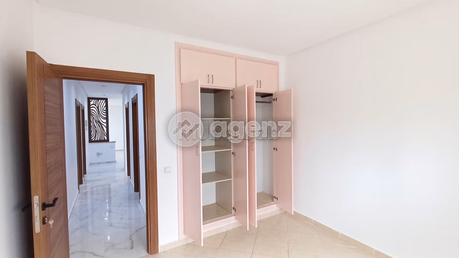 Se vende piso en Marjane. Area 104 m². Con ascensor