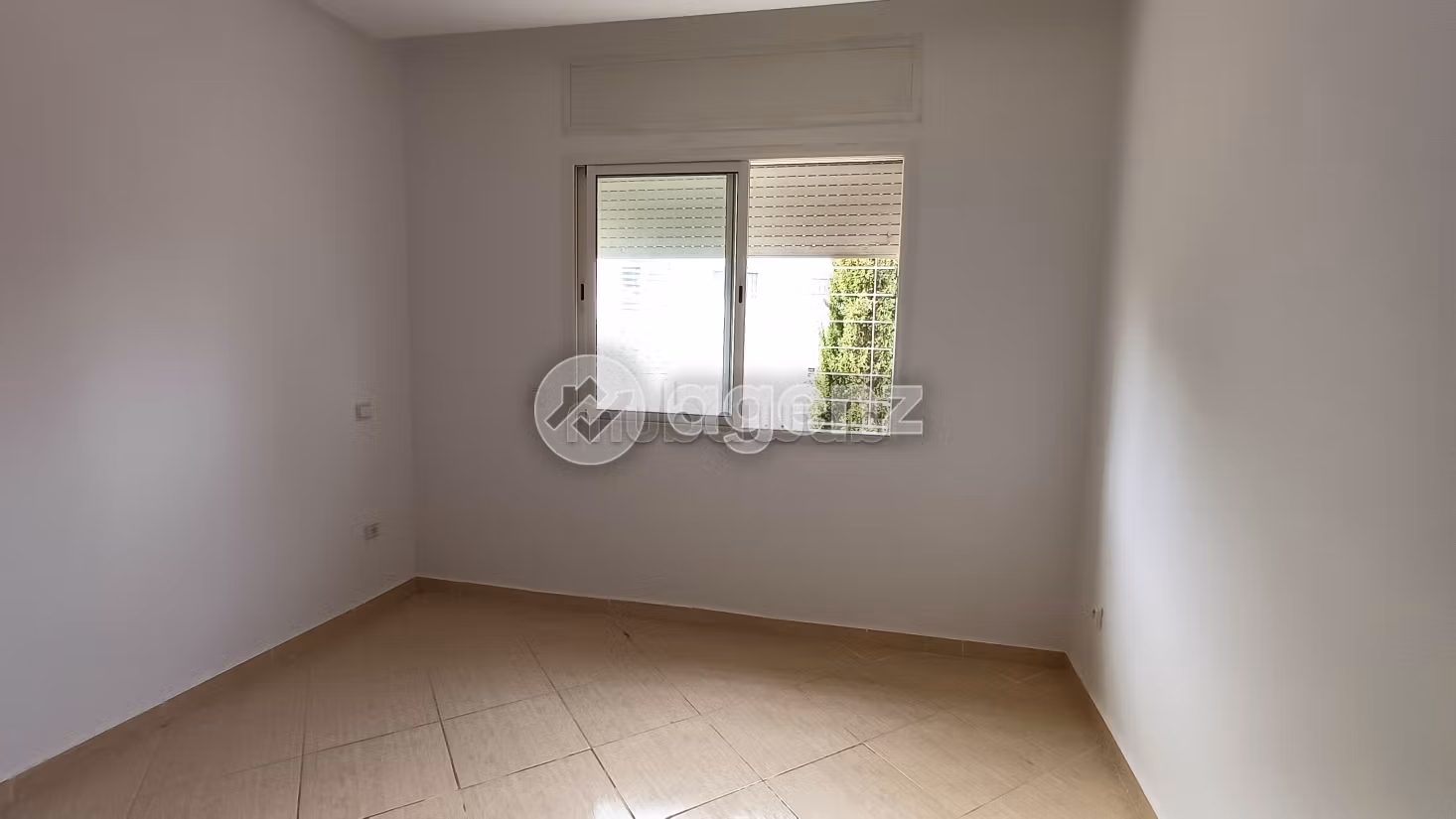 Se vende piso en Marjane. Area 104 m². Con ascensor