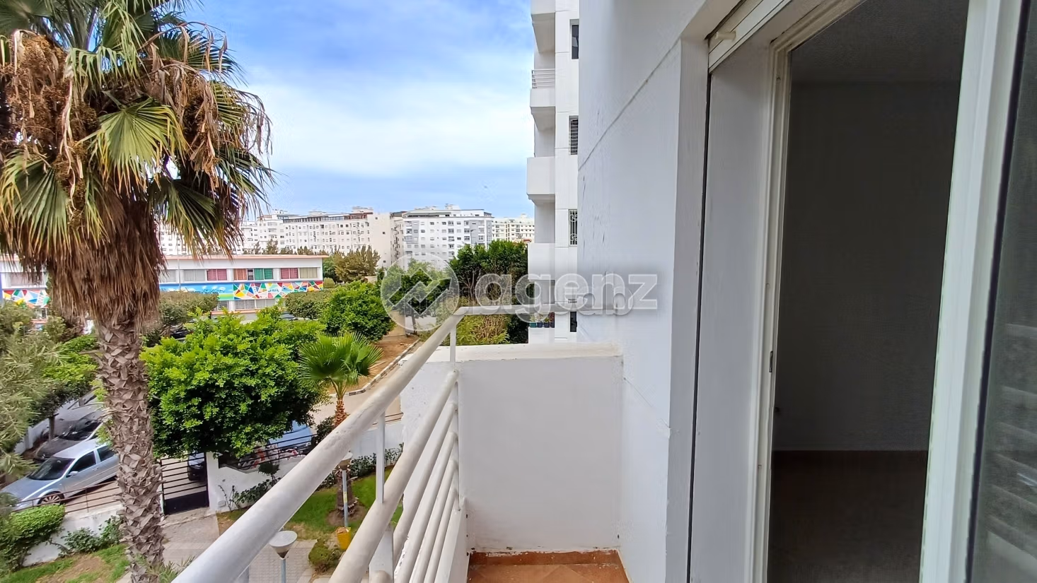 Se vende piso en Marjane. Area 104 m². Con ascensor