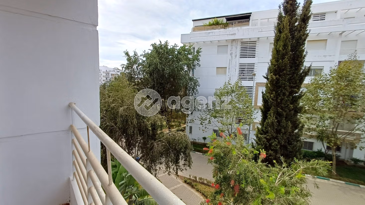 Se vende piso en Marjane. Area 104 m². Con ascensor