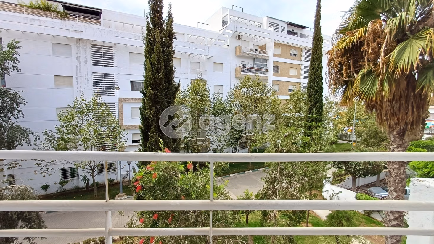 Se vende piso en Marjane. Area 104 m². Con ascensor