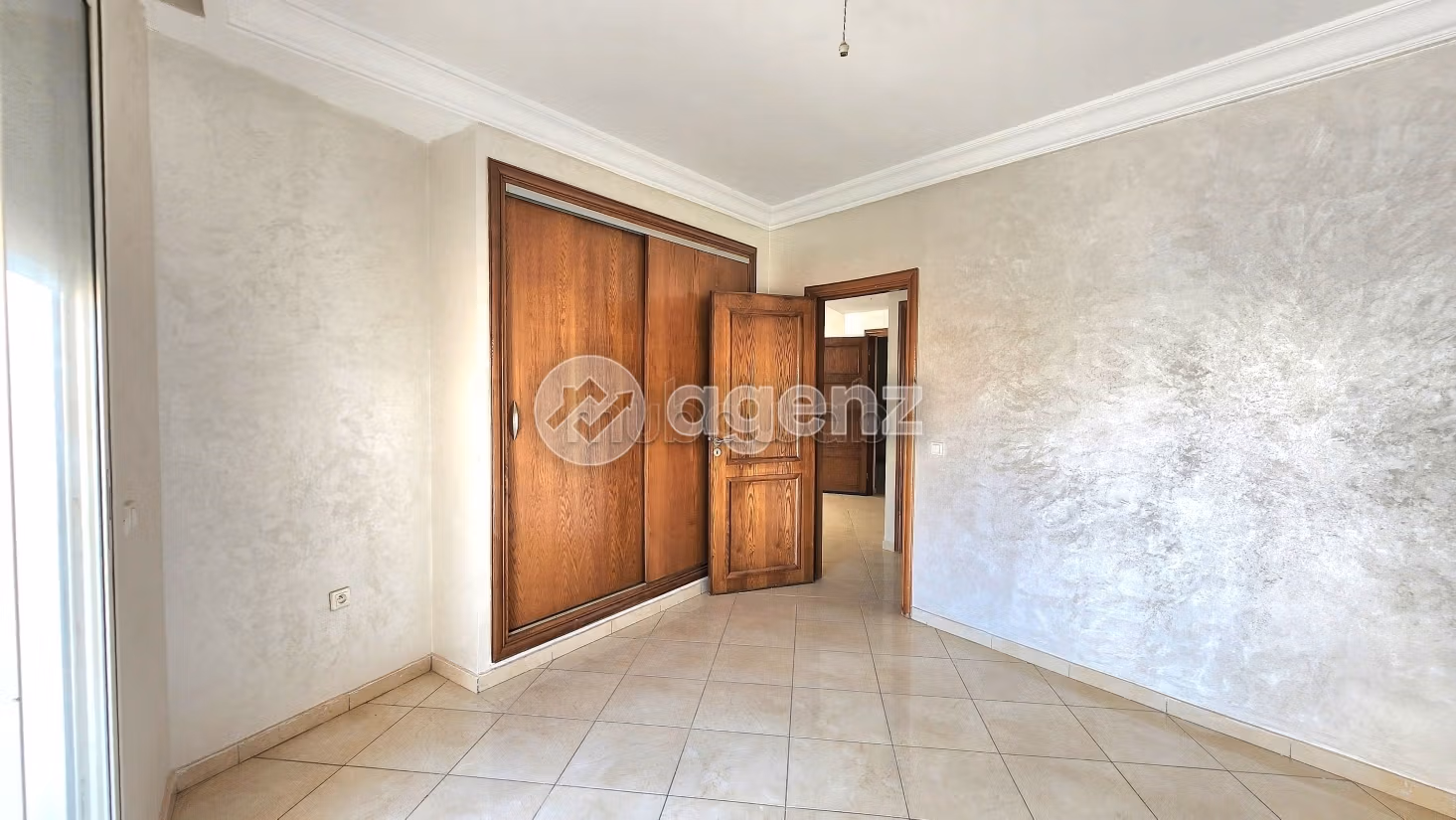 Great apartment for rent. 2 lovely rooms. Cellar