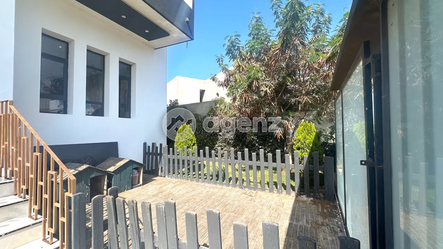 Meravigliosa villa in affitto. 7 camere. Posto auto e terrazzo