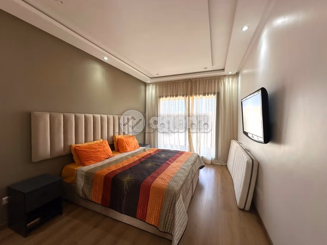 Meravigliosa villa in affitto. 7 camere. Posto auto e terrazzo