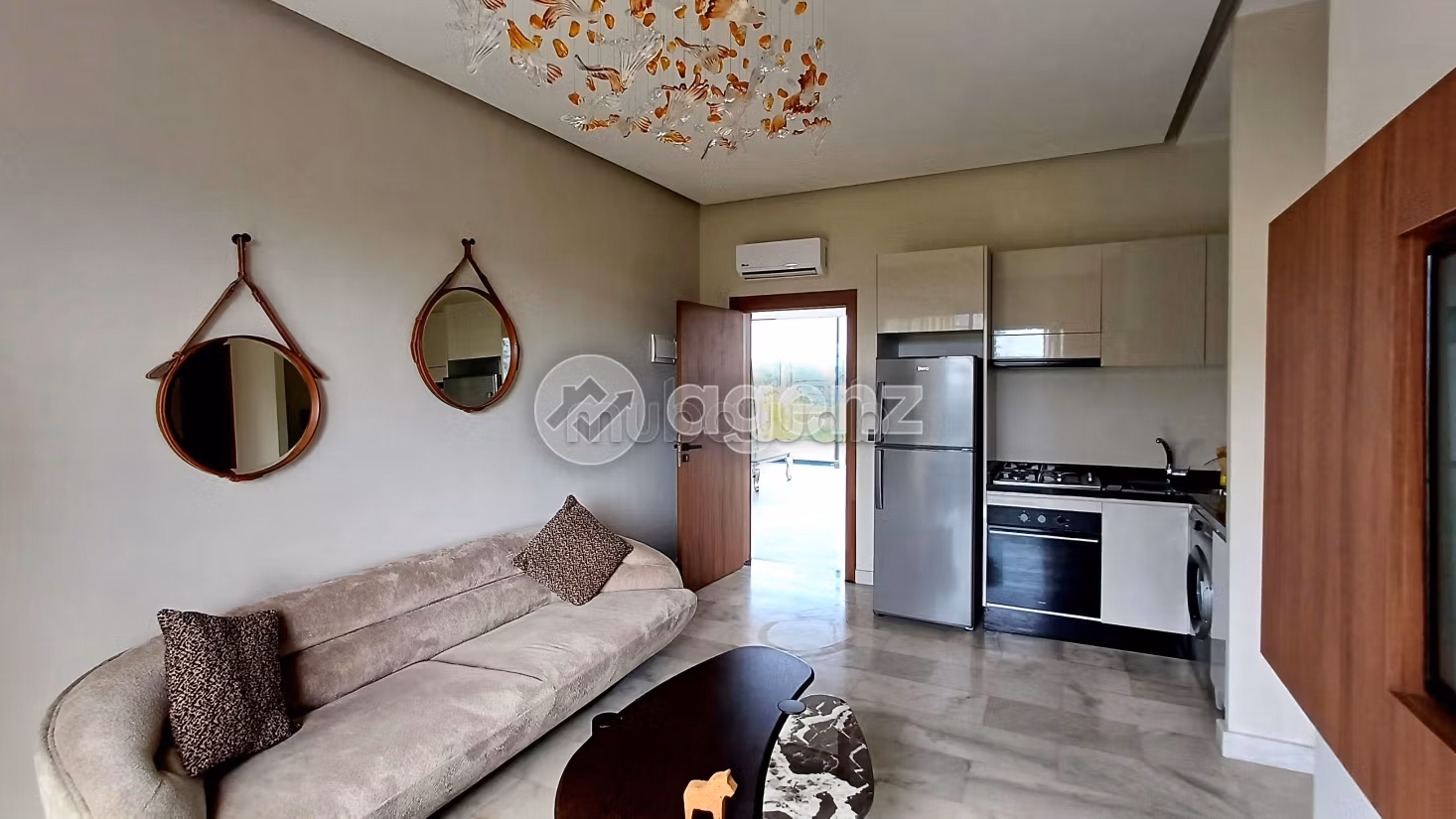 Sale of a lovely apartment. 2 lovely rooms. Swimming pool and air conditioning