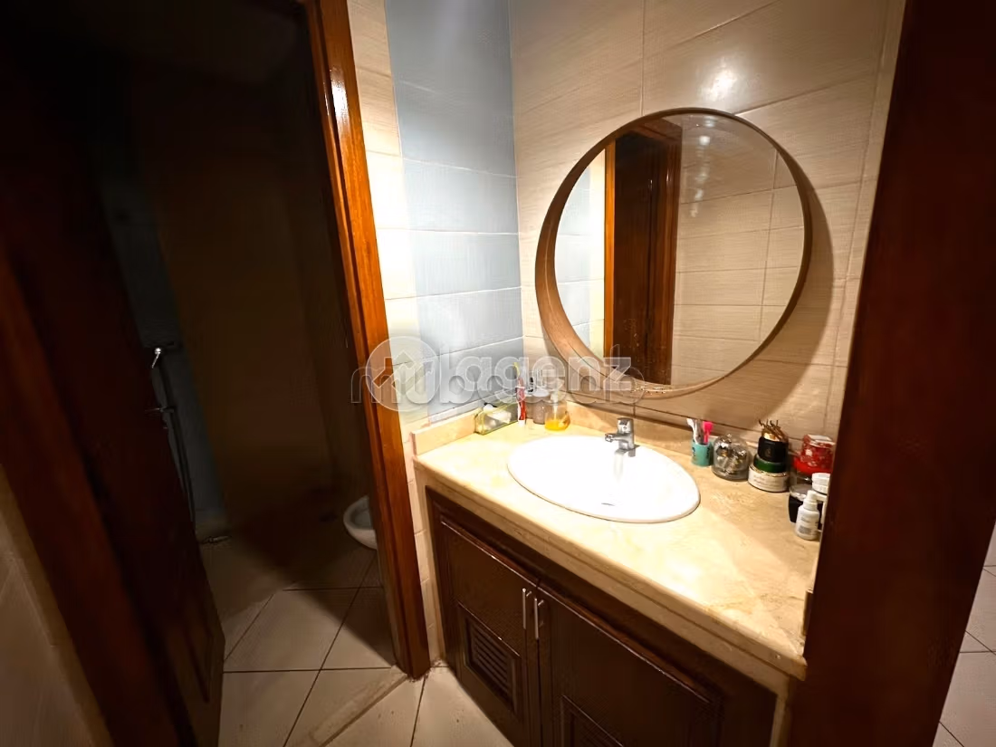 Splendido appartamento da acquistare. 3 camere. Ascensore e posto auto