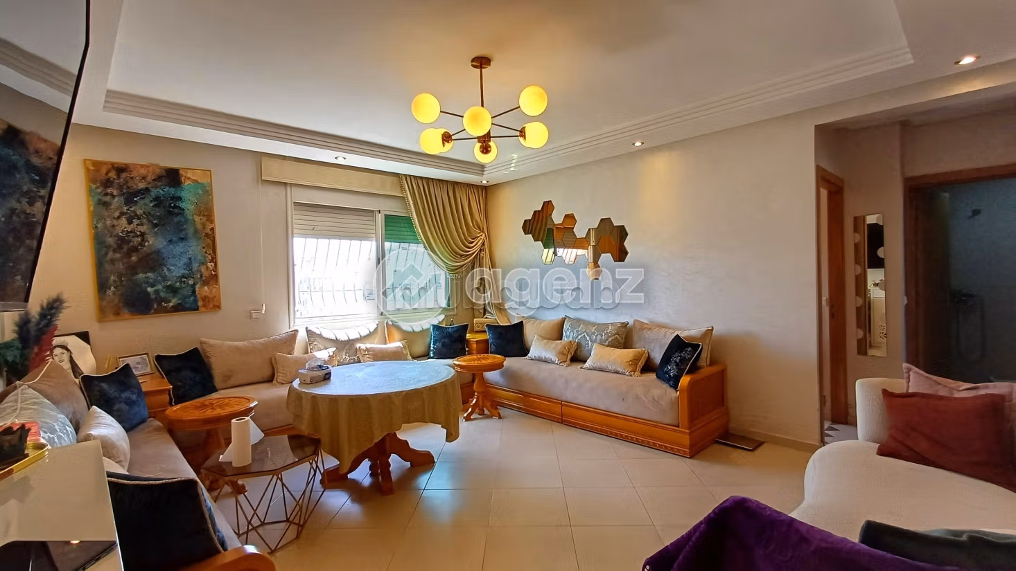 Sell apartment in Sidi Maarouf. 2 beautiful rooms. Carpark, Balcony