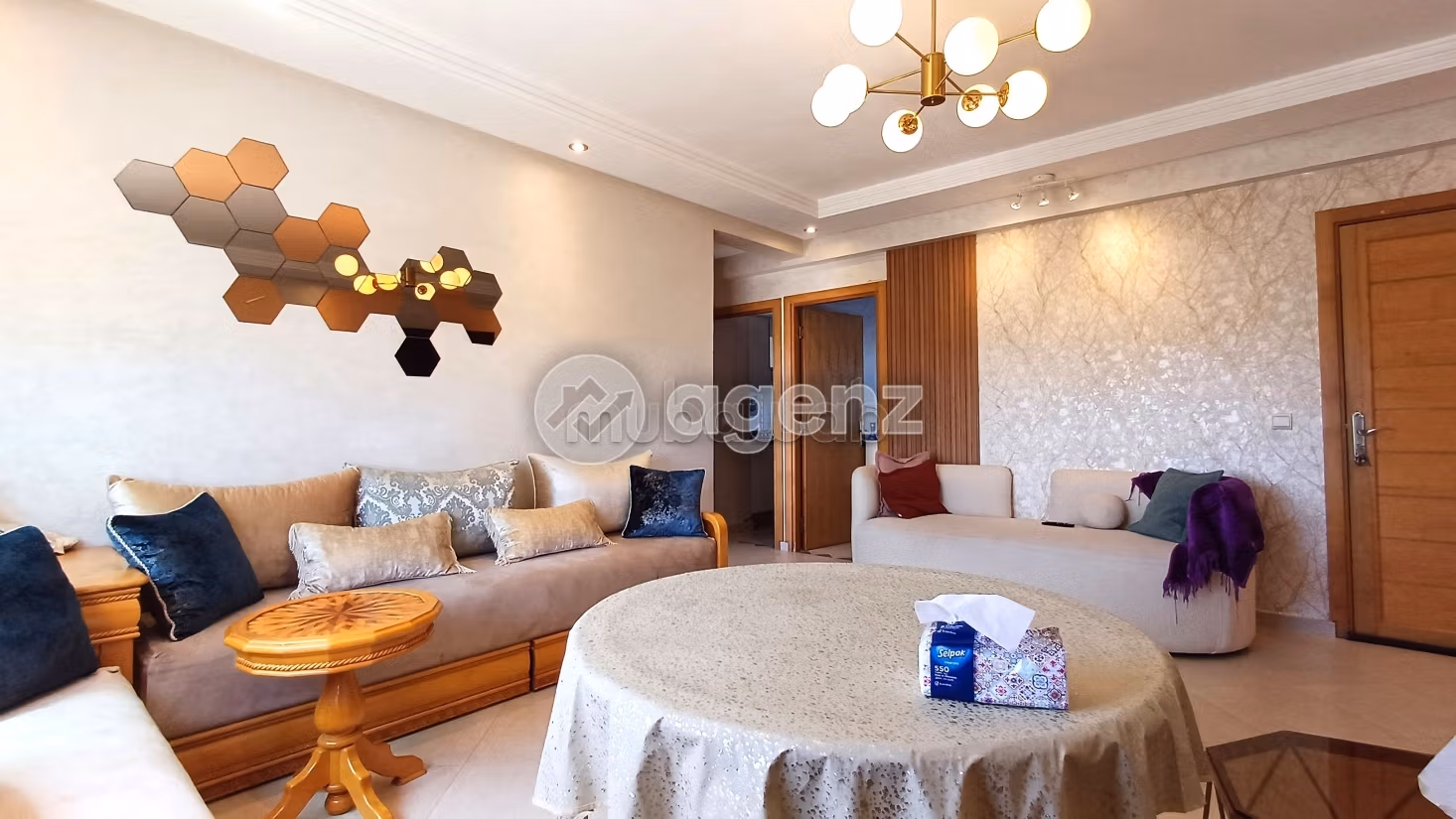 Sell apartment in Sidi Maarouf. 2 beautiful rooms. Carpark, Balcony