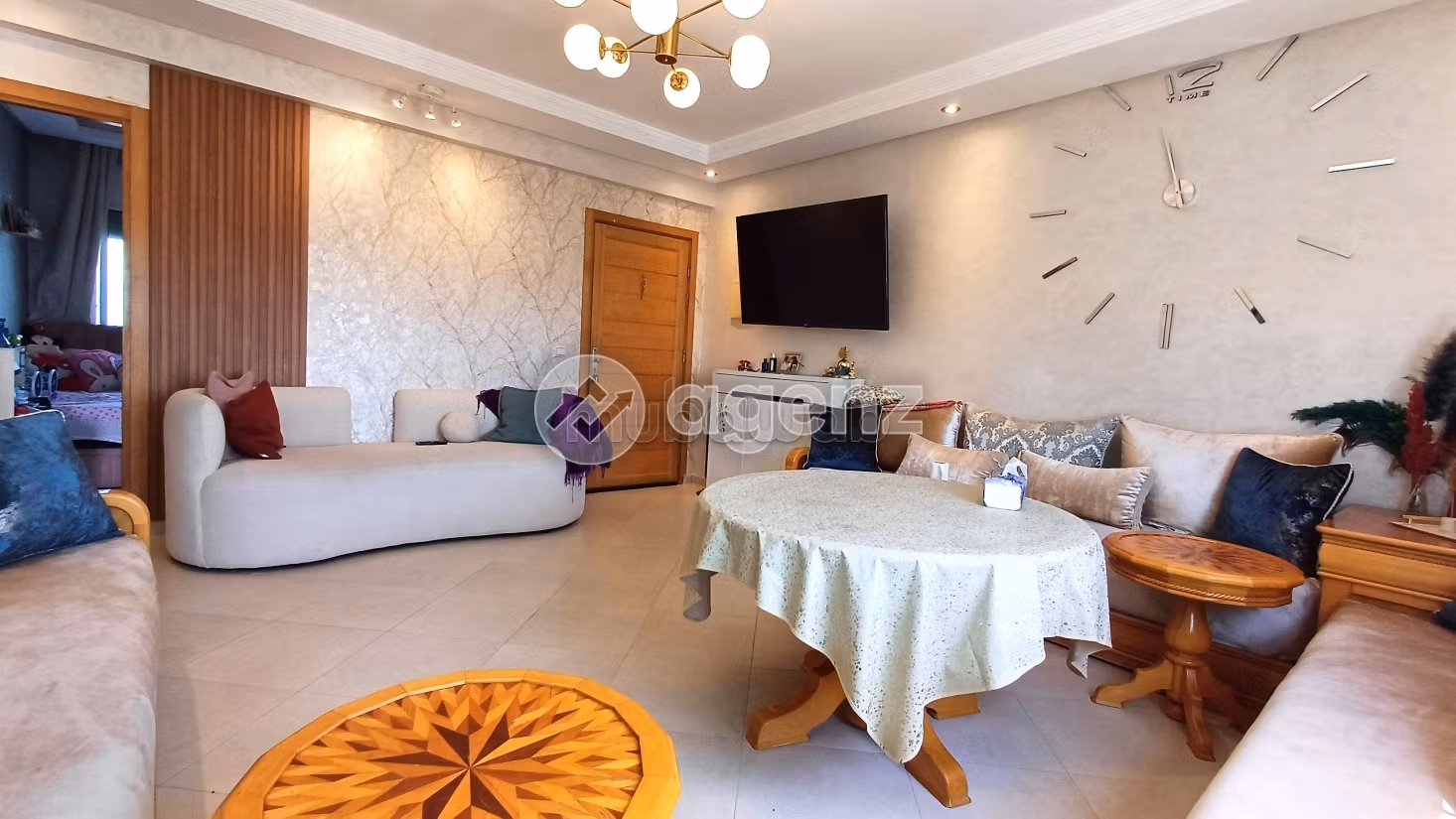 Sell apartment in Sidi Maarouf. 2 beautiful rooms. Carpark, Balcony