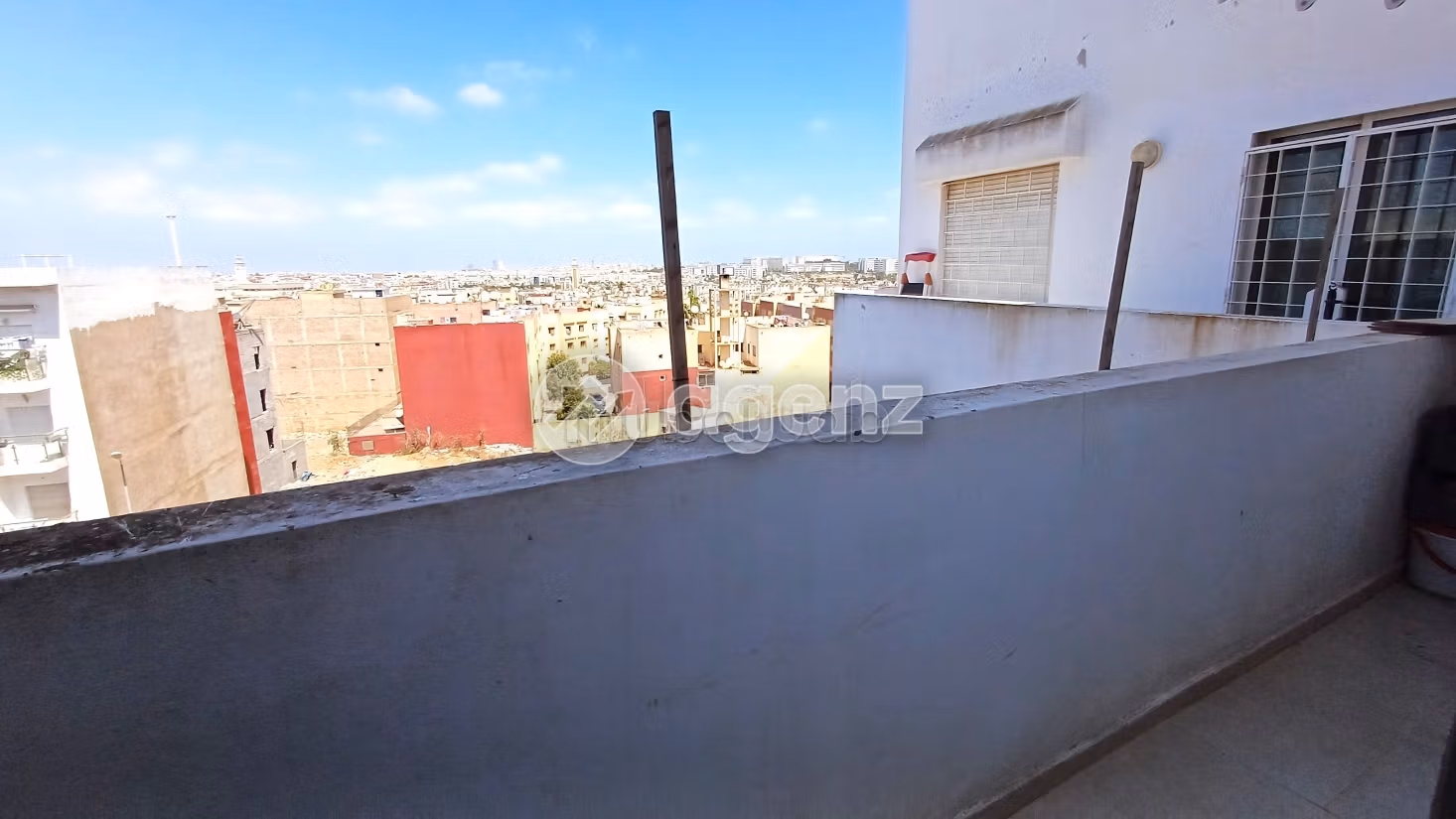 Sell apartment in Sidi Maarouf. 2 beautiful rooms. Carpark, Balcony